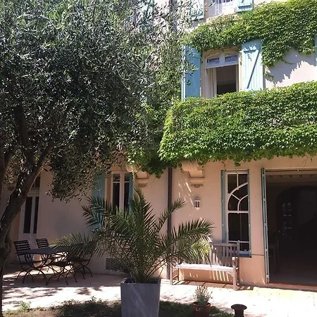 Le Jardin D'homps Bed & Breakfast 3*