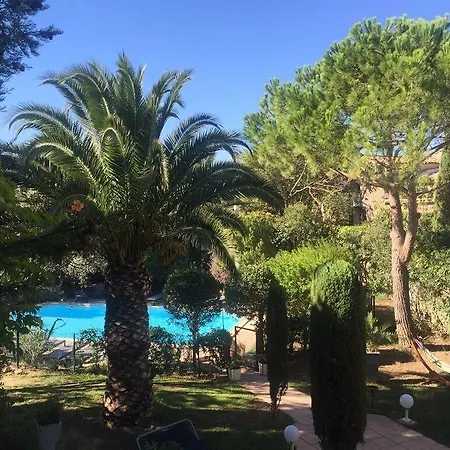 Le Jardin D'homps Bed & Breakfast 3*