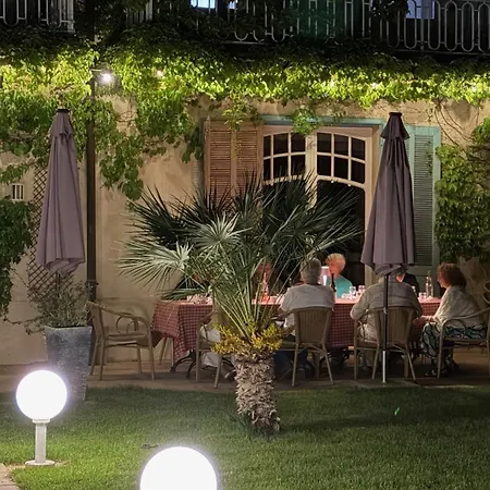 Le Jardin D'homps 3*