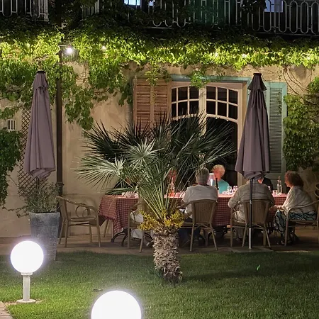 Le Jardin D'homps Nocleg ze śniadaniem